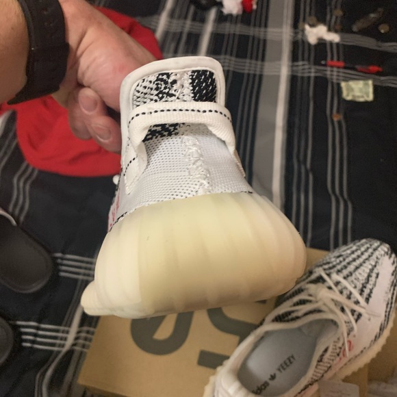 Yeezy 350 Boost V2 “Zebra” - Picture 3 of 4